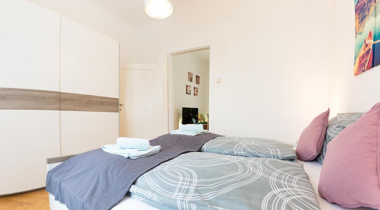 French Balcony - 45M² - Szeneviertel Lejlighed Wien Eksteriør billede