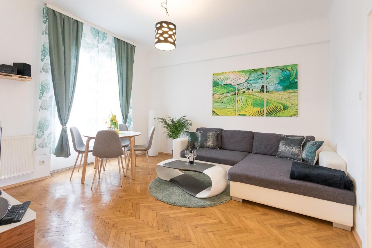 French Balcony - 45M² - Szeneviertel Lejlighed Wien Eksteriør billede
